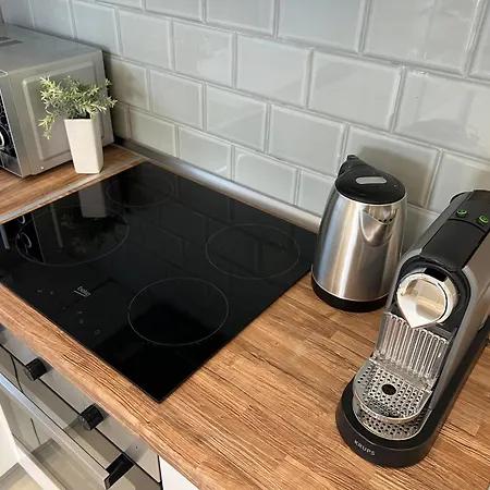 P Deluxe 7 * سالونيك