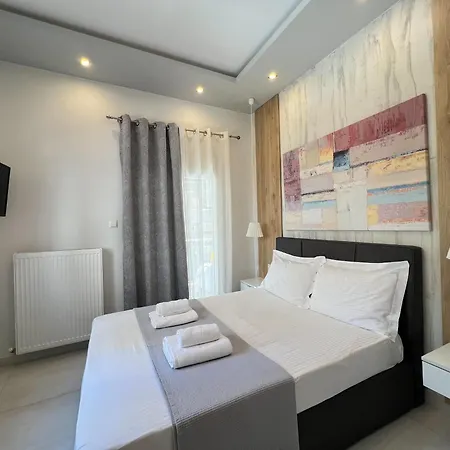 P Deluxe 7 سالونيك